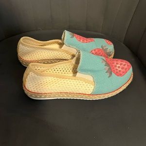 GOBY Strawberry Print Espadrilles Sz 37 (6.5US)